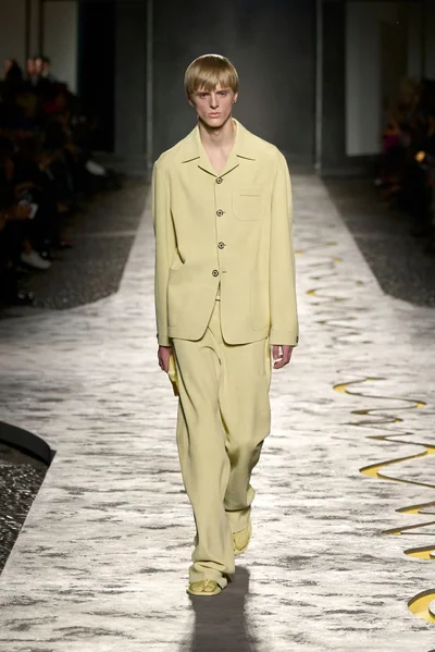 Look 52